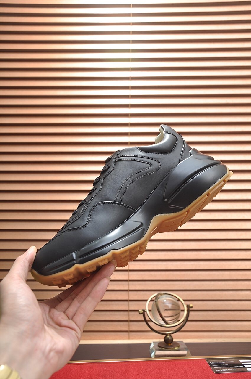 Gucci Logo Stripe Low-Top Sneakers — back