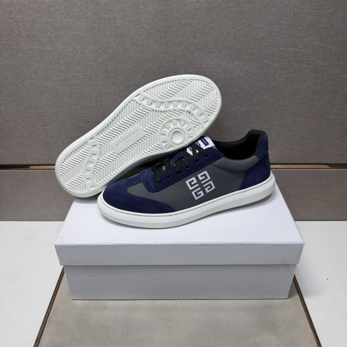 Givenchy Geometric Emblem Low-Top Sneakers — front