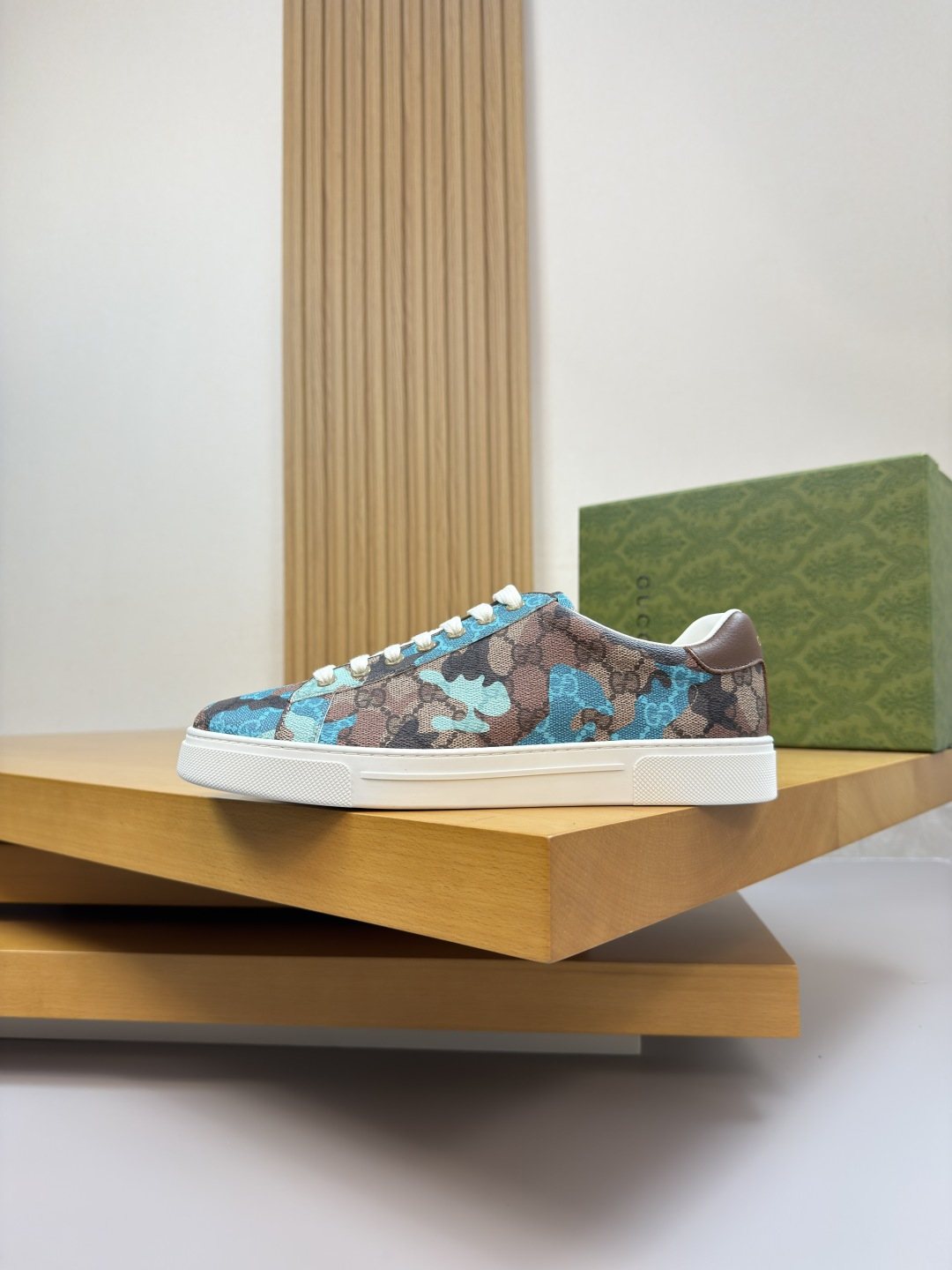 Gucci Turquoise Patterned Low-Top Sneakers — side